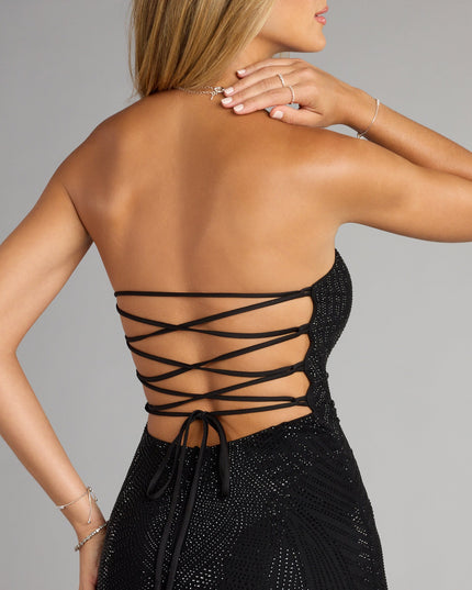 The Nicole Rhinestone Lace-Up Strapless Mini Dress is your new go-to Windsor dress—effortless, versatile, and made to update your spring or summer style in seconds.