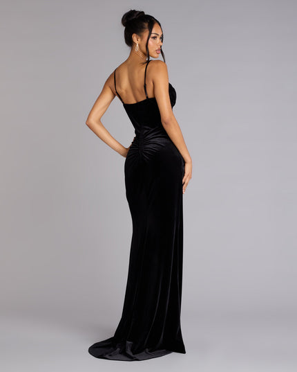 Celebrate in style with the Fia Sleeveless Velvet Wrap Corset Mermaid Dress, a prom dresses standout that brings bold, festive flair and a party-ready look.