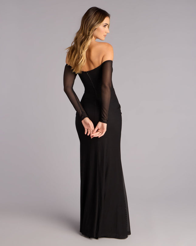 The Elara Off Shoulder Slit Mermaid Formal Dress is a long sleeve, black prom dress that blends trend-forward design with a flattering fit, perfect for celebrating your night with confidence.