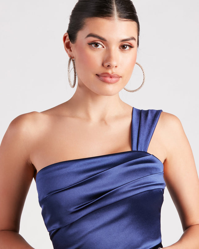 Feel instantly put-together in the Kathie Formal Satin One-Shoulder Dress, a formal wedding guest or prom dress designed for confident style and all-out celebration.
