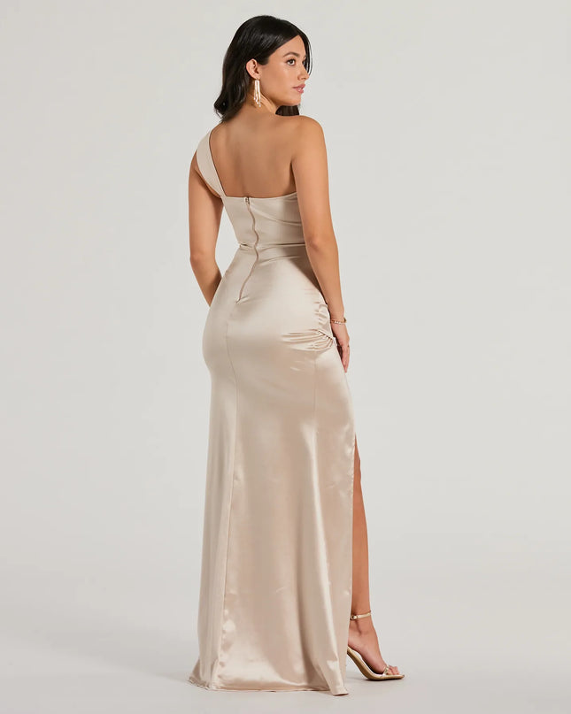 The elegant Kathie Formal Satin One-Shoulder Dress is a gold satin bridesmaid dress crafted with luxe fabric, ideal for modern weddings and traditional bridal parties.