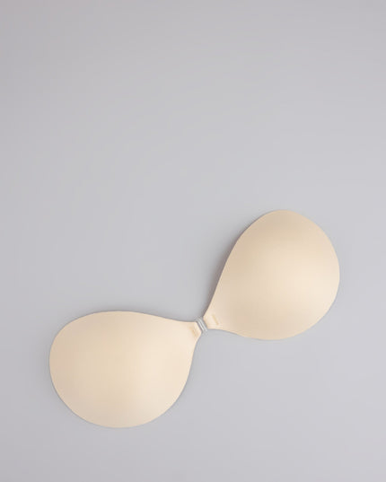 Get inspired with the Flawless Finish Adhesive Strapless Bra, a feed-worthy piece that’s part of Windsor's updated and curated women’s clothing edit packed with must-have 2026 outfit ideas.