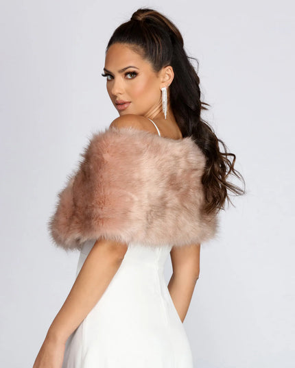 Get ready for any event with the Ms. Diva Faux Fur Shawl in mauve, an essential start to creating a versatile outfit for nightime parties, cocktail hours, or outdoor events.